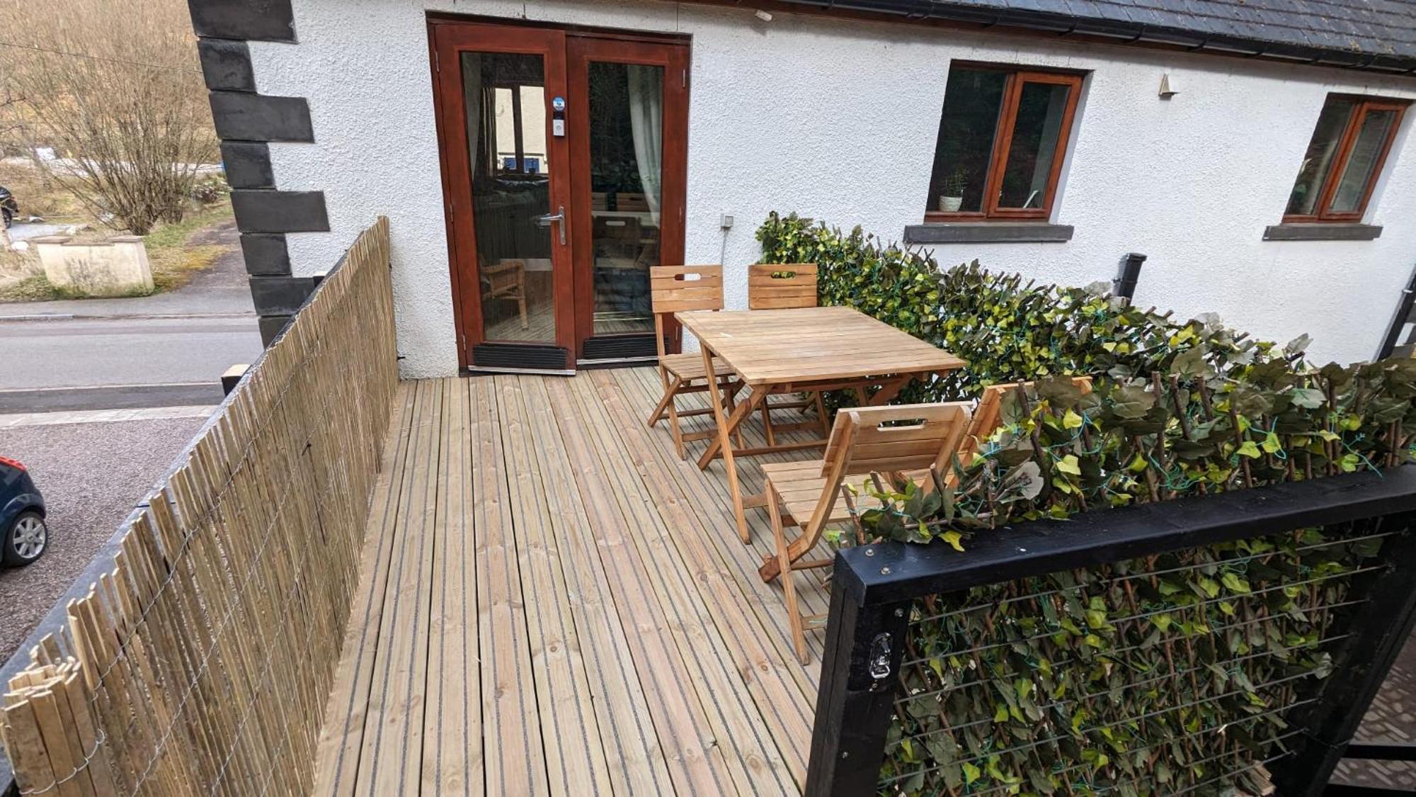 Eakie House -